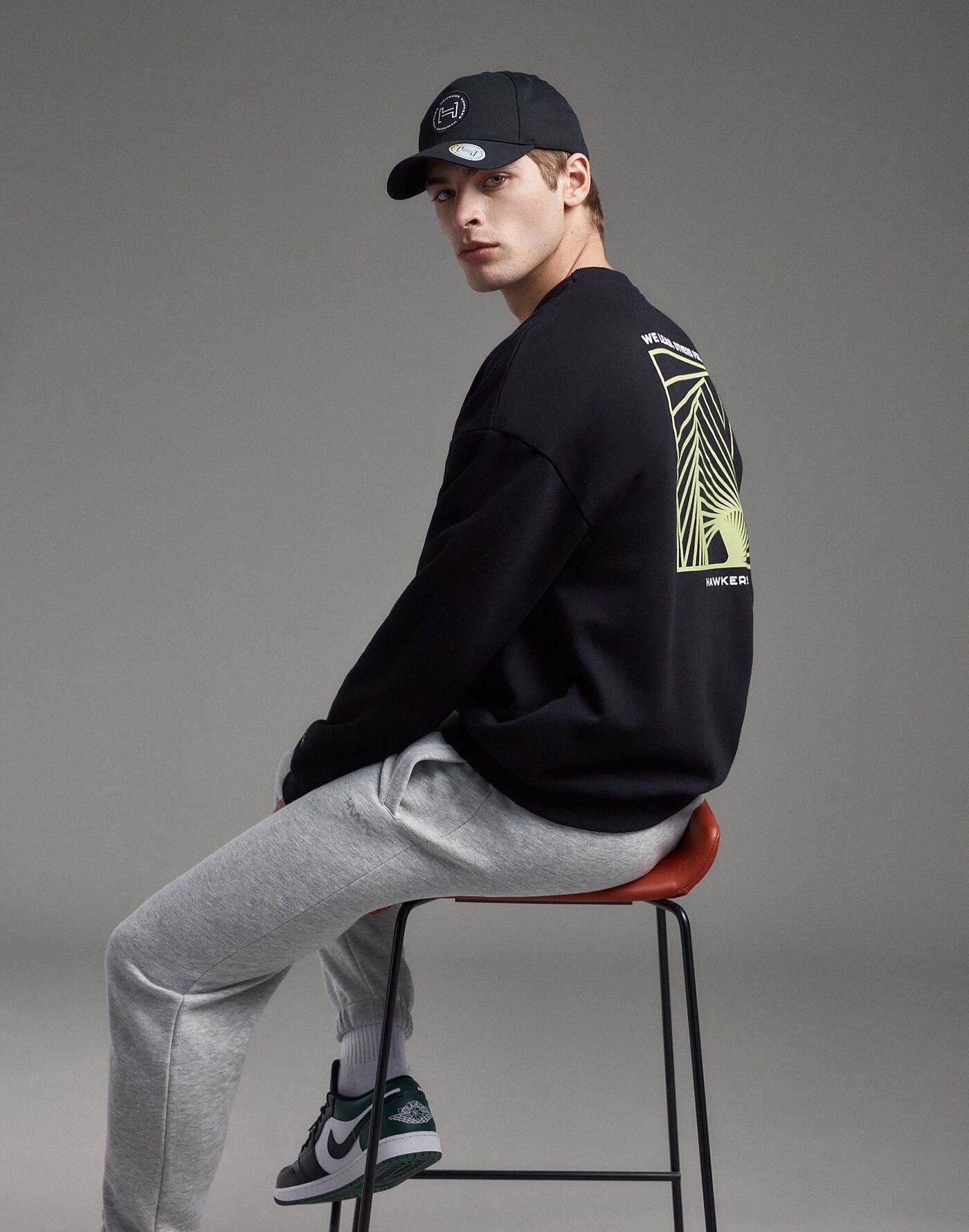 cdg black sweatshirt