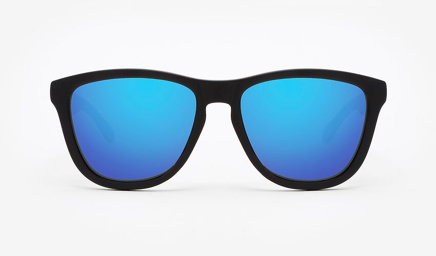 Hawkers Polarized Carbon Black Sky One master image number 1