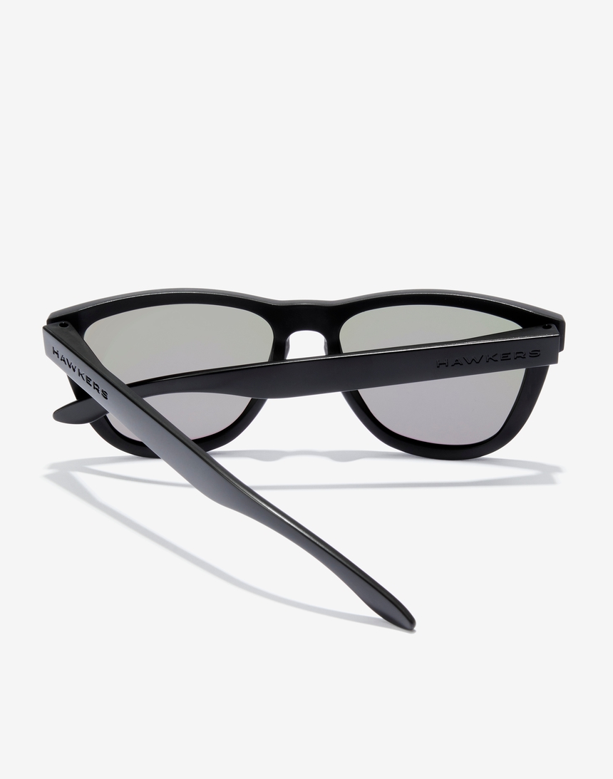 Hawkers ONE RAW - POLARIZED BLACK EMERALD master image number 4.0