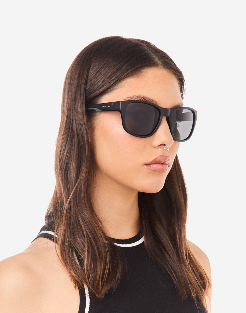 Hawkers OWENS - POLARIZED BLACK DARK master image number 6.0