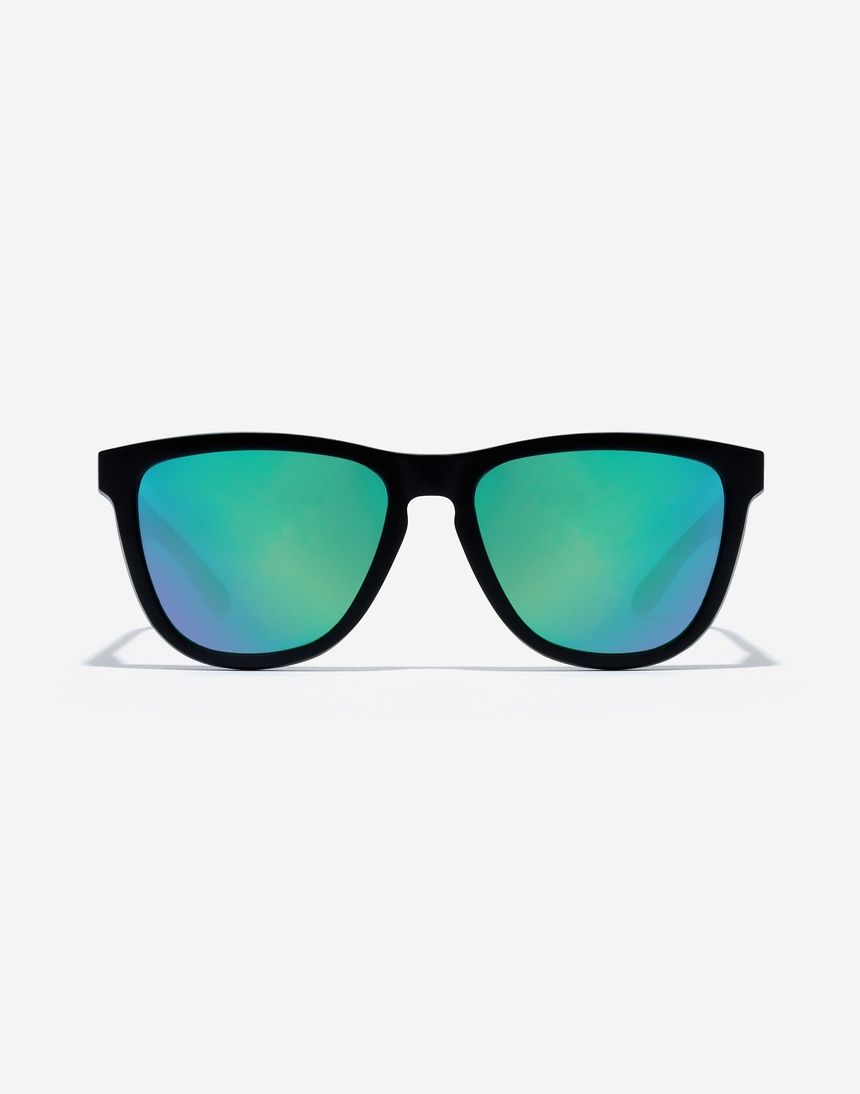 ONE RAW BLACK EMERALD | Hawkers