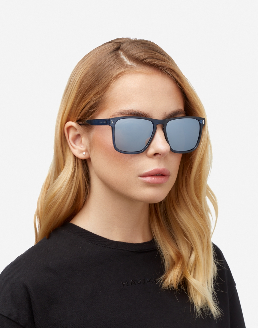 Hawkers DUST - POLARIZED NAVY CHROME master image number 6.0