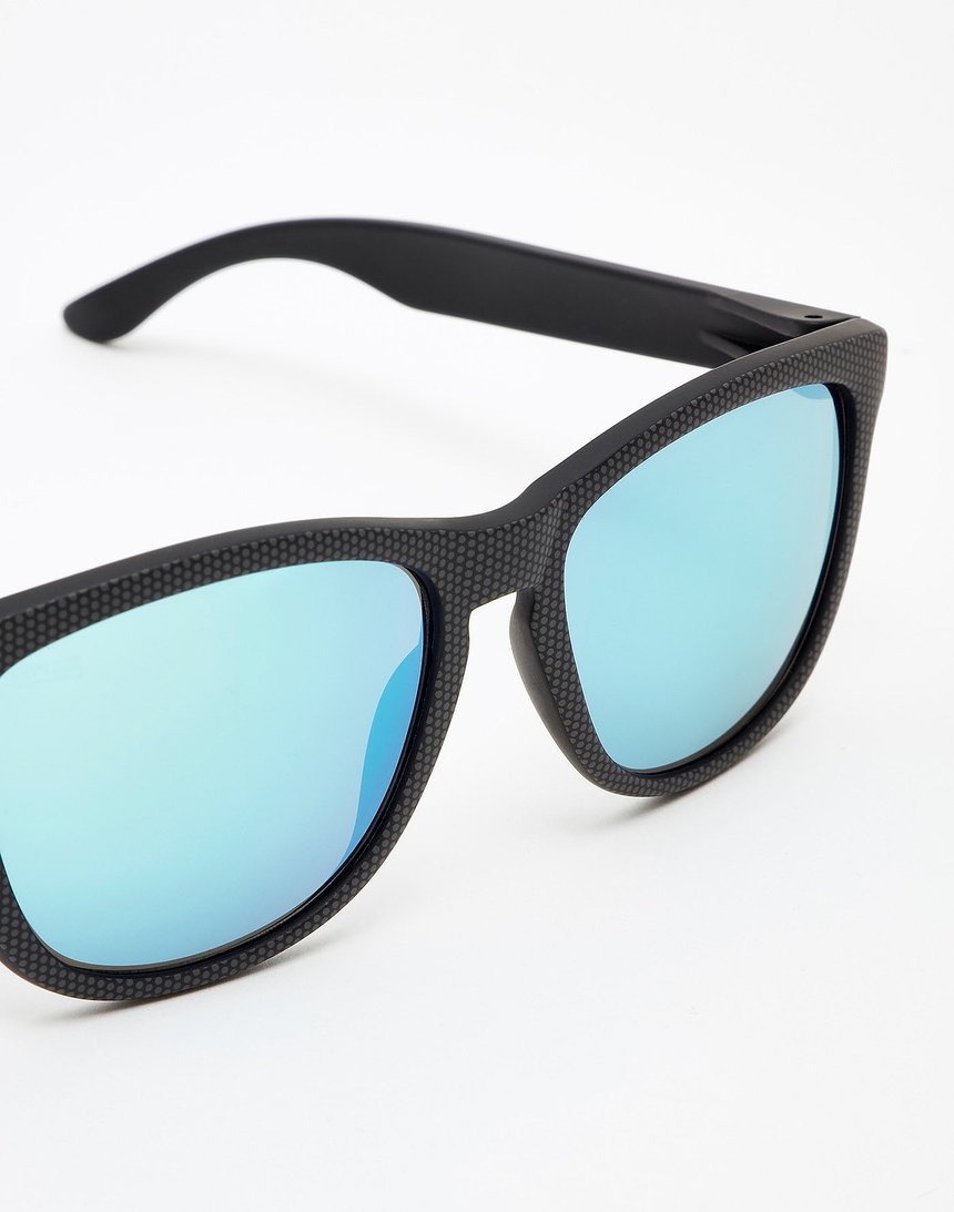 Hawkers Carbono Spotted Blue Chrome One master image number 3.0