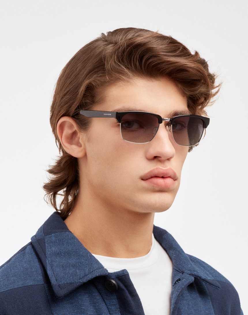 Hawkers CLASSIC VALMONT - POLARIZED BLACK GRADIENT master image number 7.0