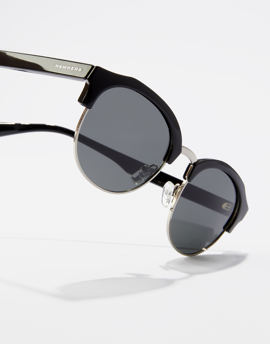 Hawkers CLASSIC ROUNDED - POLARIZED DARK master image number 3.0