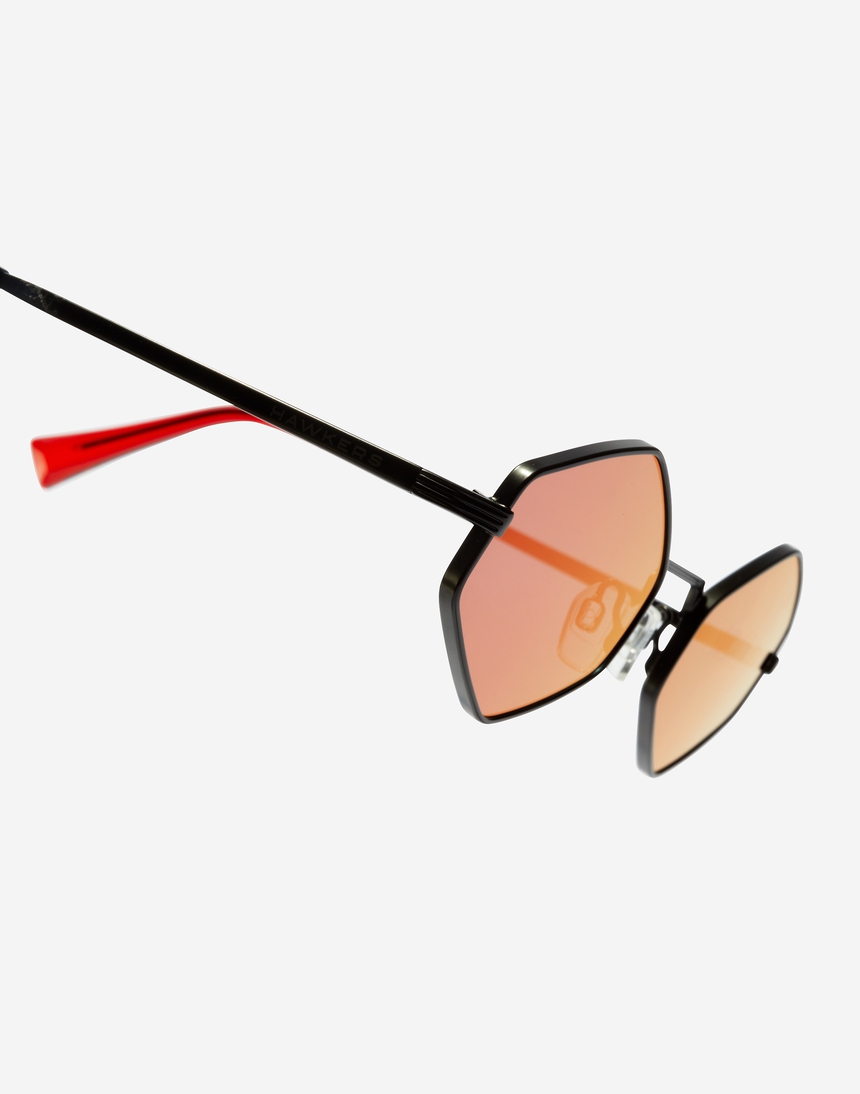 Hawkers HAWKERS X ANUEL - LIMITED VUDOO RUBY master image number 3.0