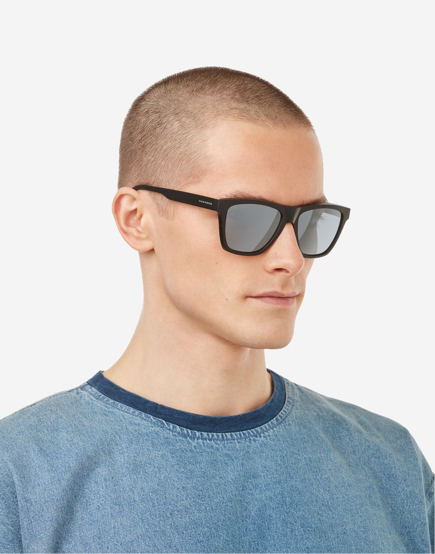 Hawkers ONE LS RAW - BLACK CHROME master image number 8.0