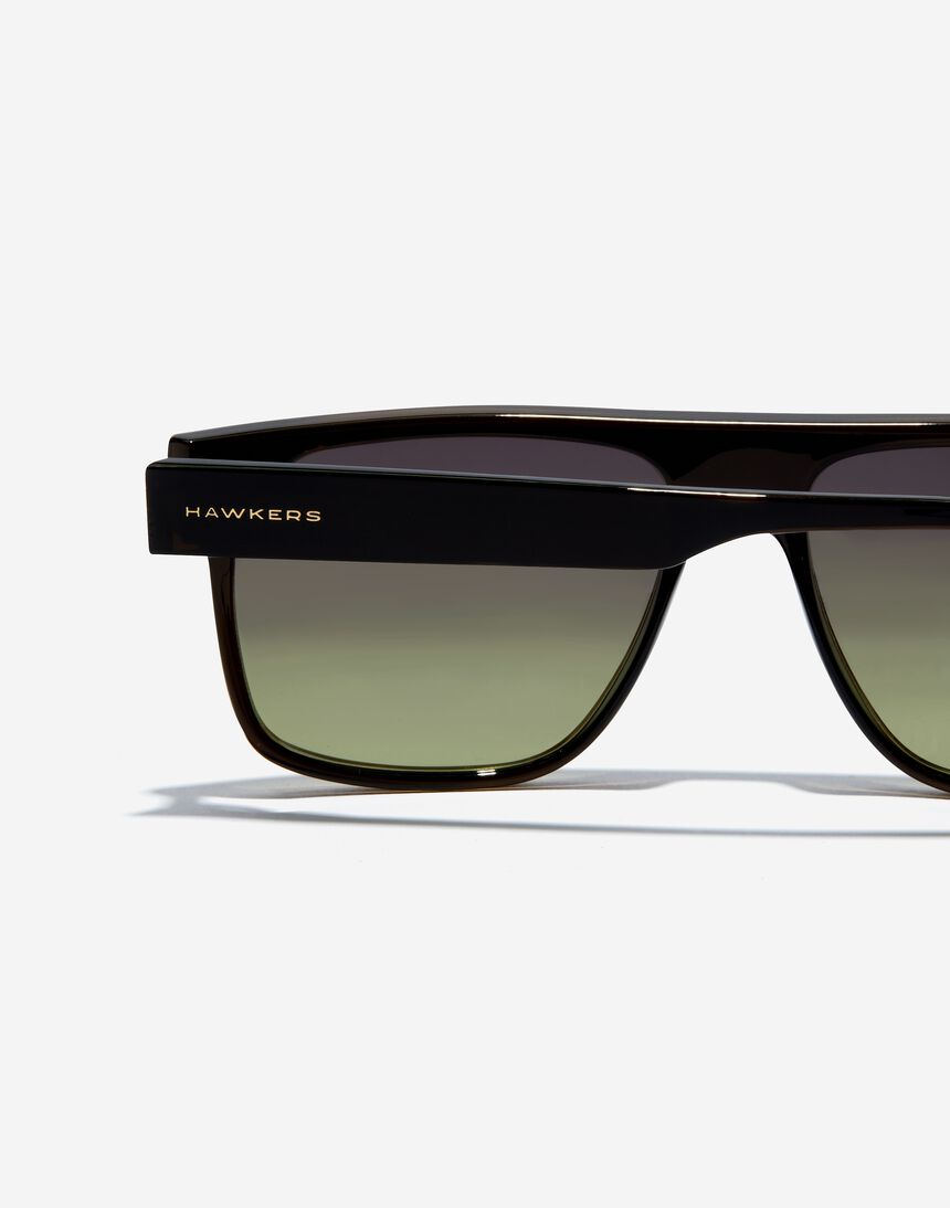 Hawkers CHEEDO - POLARIZED CRYSTAL BLACK MOSS master image number 5.0