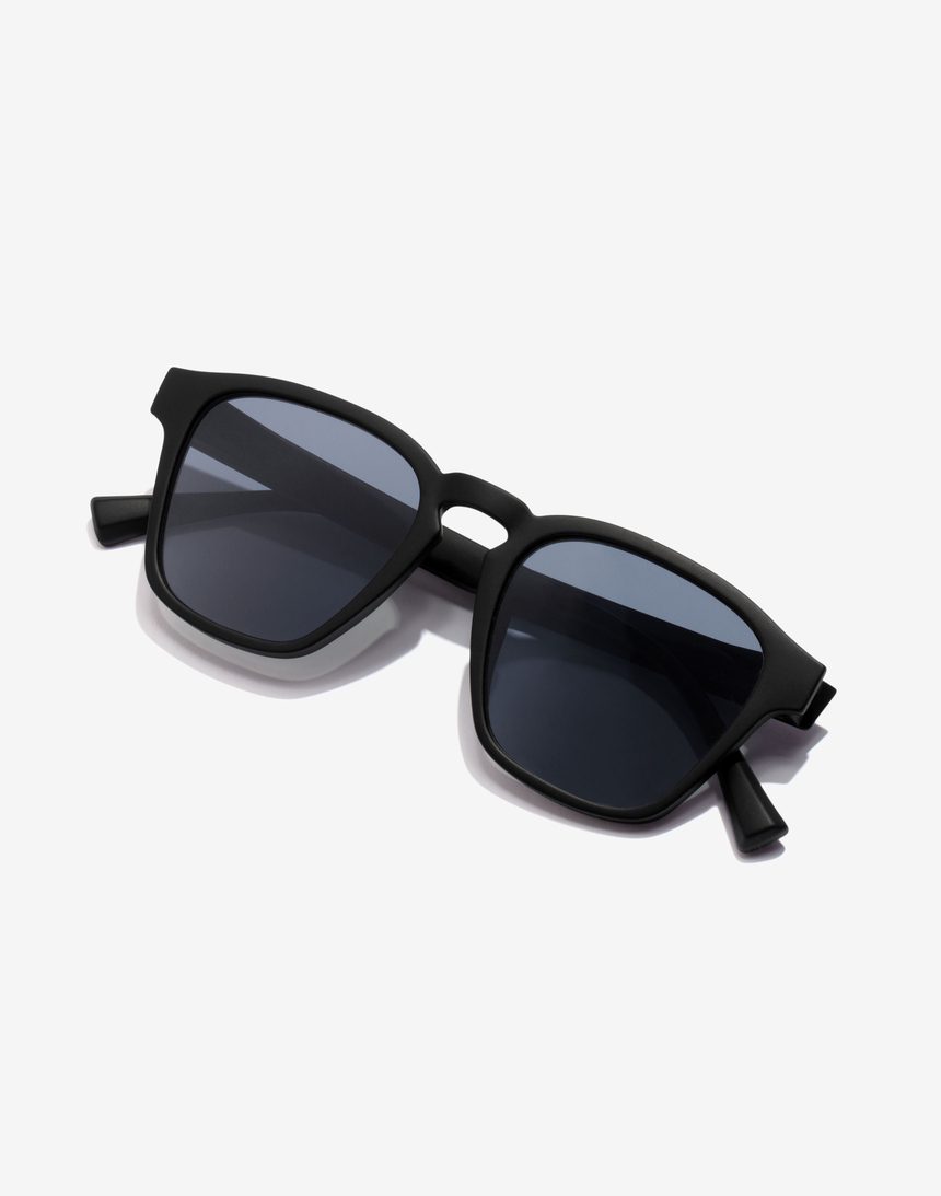 Hawkers Polarized Black Classy master image number 3.0