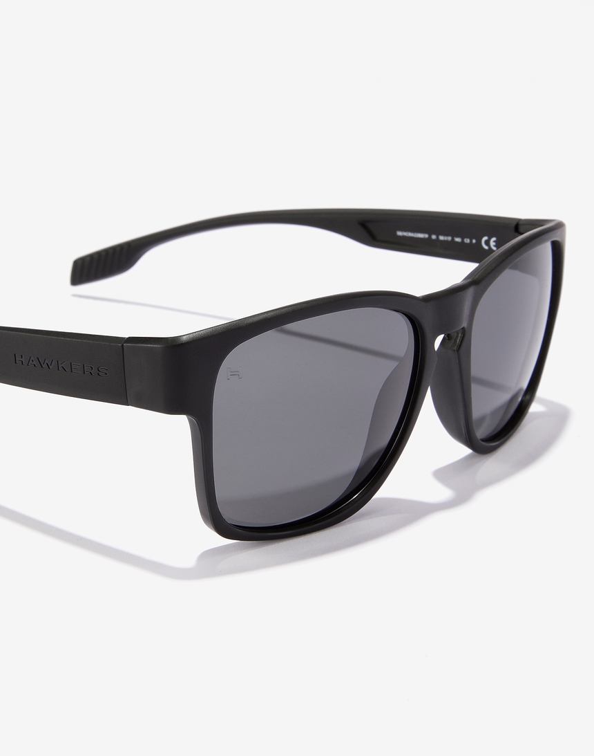 Hawkers CORE RAW - POLARIZED BLACK master image number 5.0