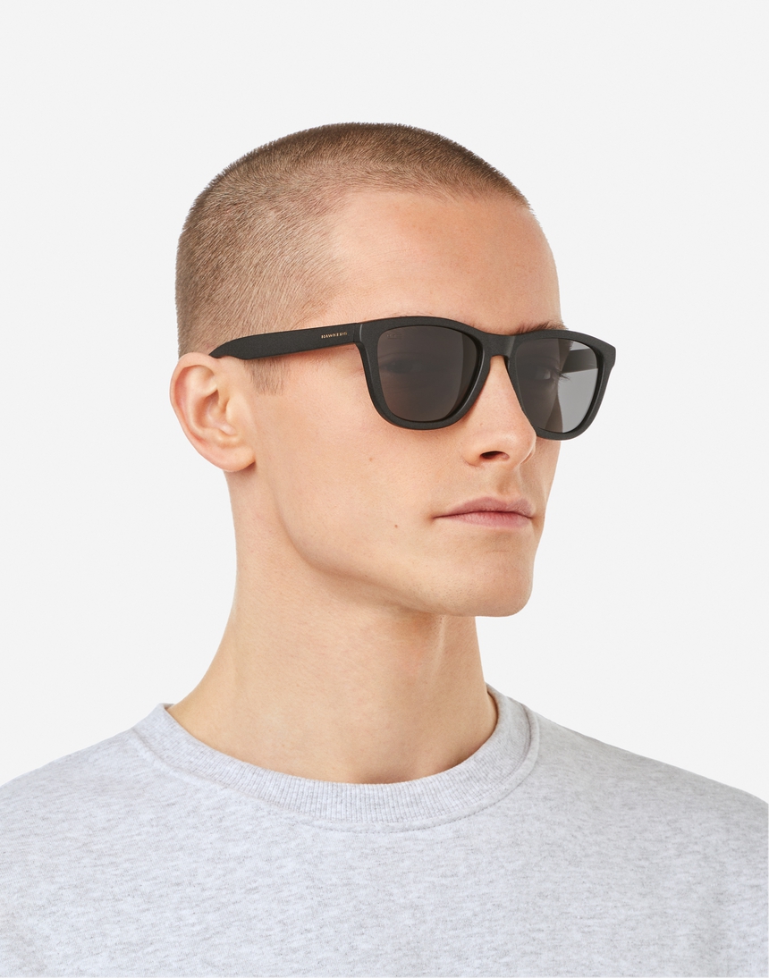 Hawkers ONE - POLARIZED BLACK DARK master image number 8.0