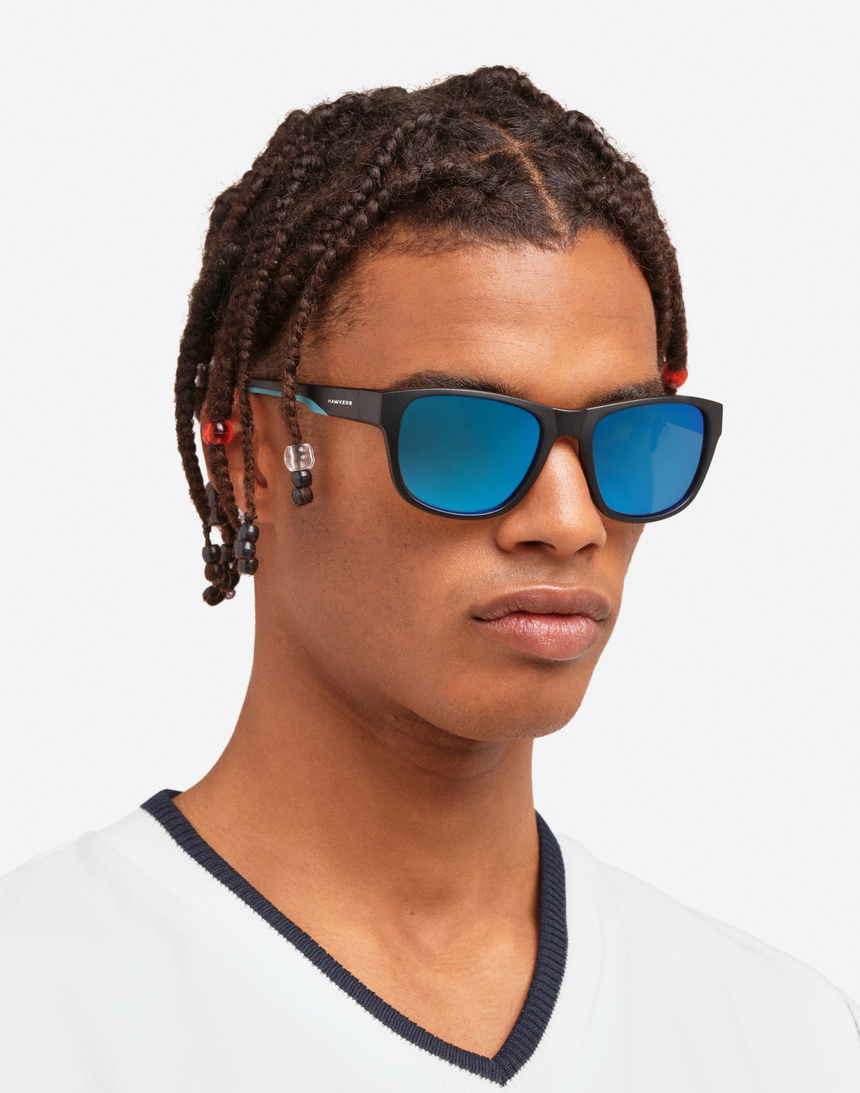 Hawkers OWENS - POLARIZED BLACK CLEAR BLUE master image number 6