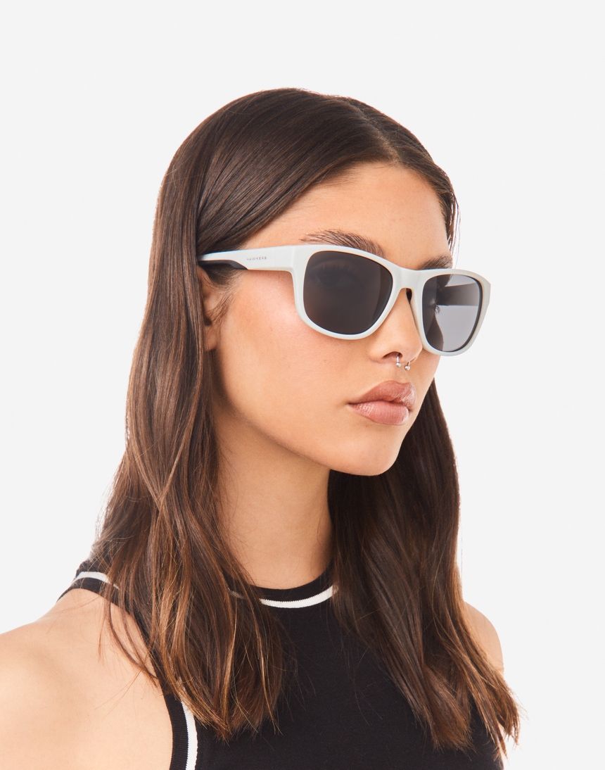 Hawkers OWENS - POLARIZED CLOUD BLACK DARK master image number 6.0