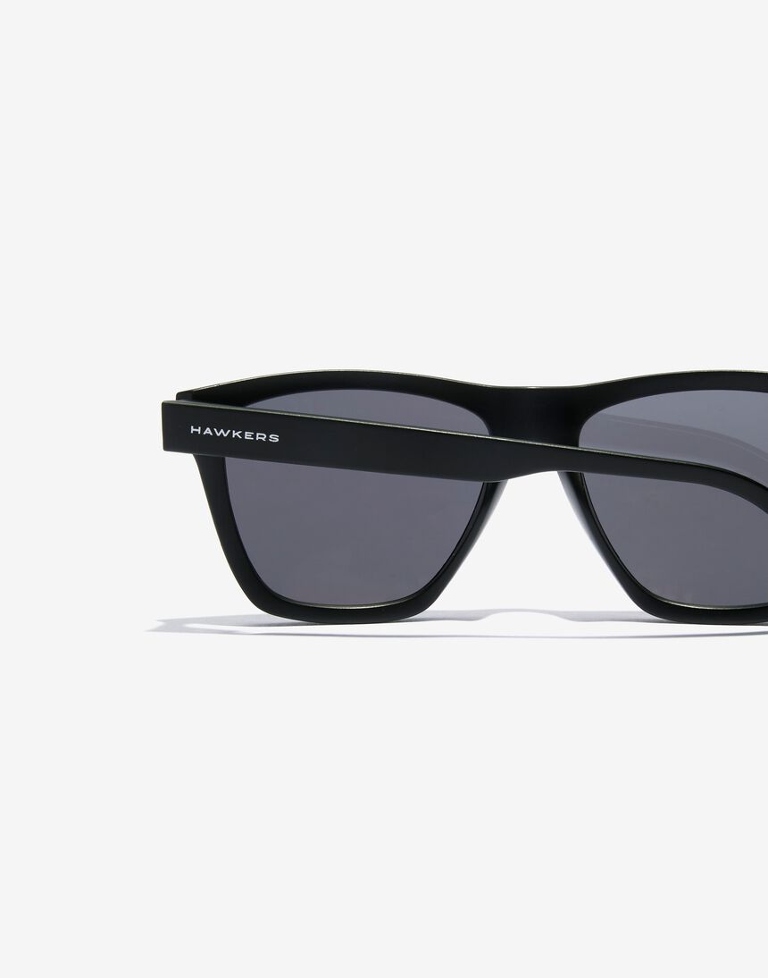 Hawkers ONE LS RAW - POLARIZED BLACK master image number 4.0