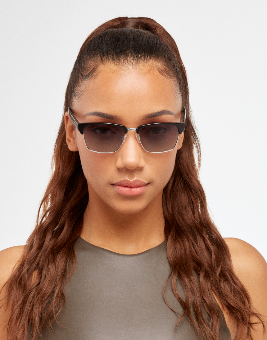 Hawkers CLASSIC VALMONT - POLARIZED BLACK GRADIENT master image number 8.0