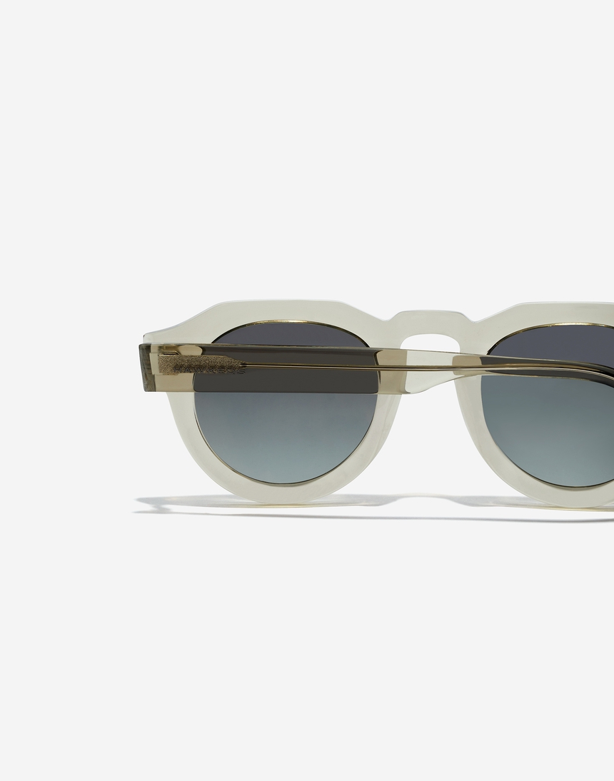 Hawkers WARWICK UPTOWN ECO - CLEAR SMOKE DARK master image number 3.0