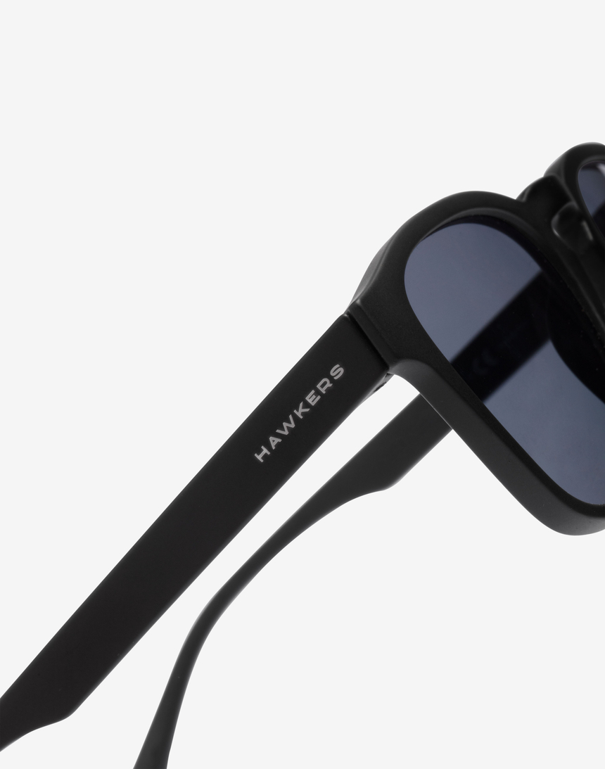 Hawkers Polarized Black Classy master image number 5.0