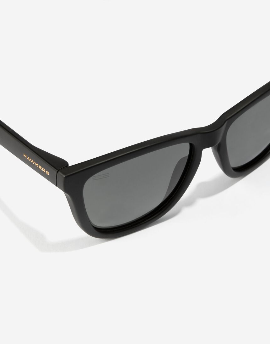 ONE - POLARIZED BLACK DARK | Hawkers