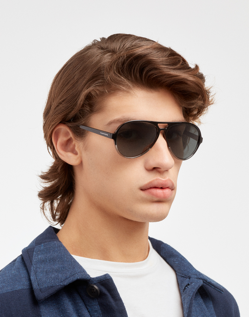 Hawkers SOUTH BEACH - POLARIZED BLACK GREY master image number 7.0
