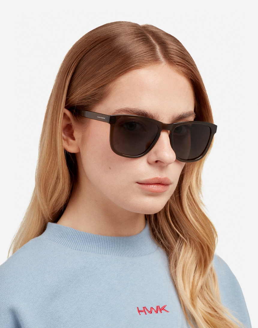 Hawkers ZHANNA - POLARIZED GREENISH DARK master image number 6.0