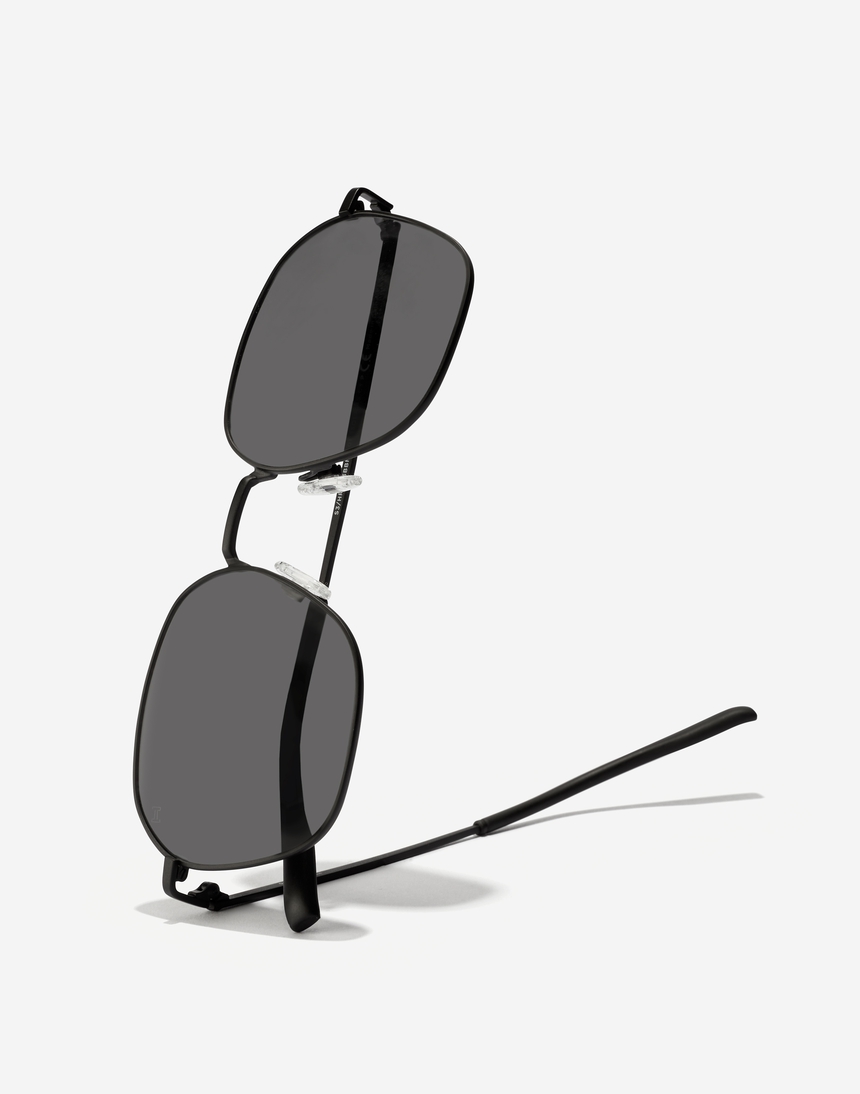 Hawkers RISE - POLARIZED BLACK DARK master image number 5.0