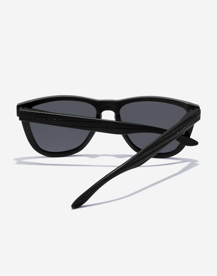 Hawkers ONE RAW CARBON FIBER - POLARIZED DARK master image number 4.0