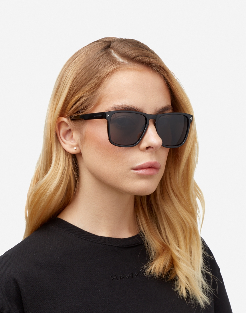 Hawkers DUST - POLARIZED BLACK DARK master image number 6.0