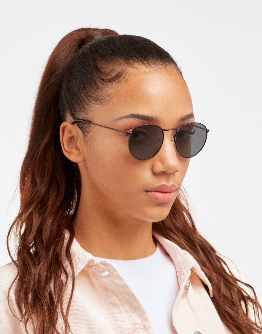 Hawkers MOMA MIDTOWN - POLARIZED BLACK GREY master image number 6.0