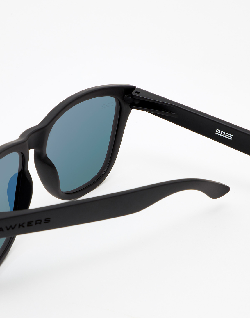 Hawkers ONE - POLARIZED BLACK RUBY master image number 3