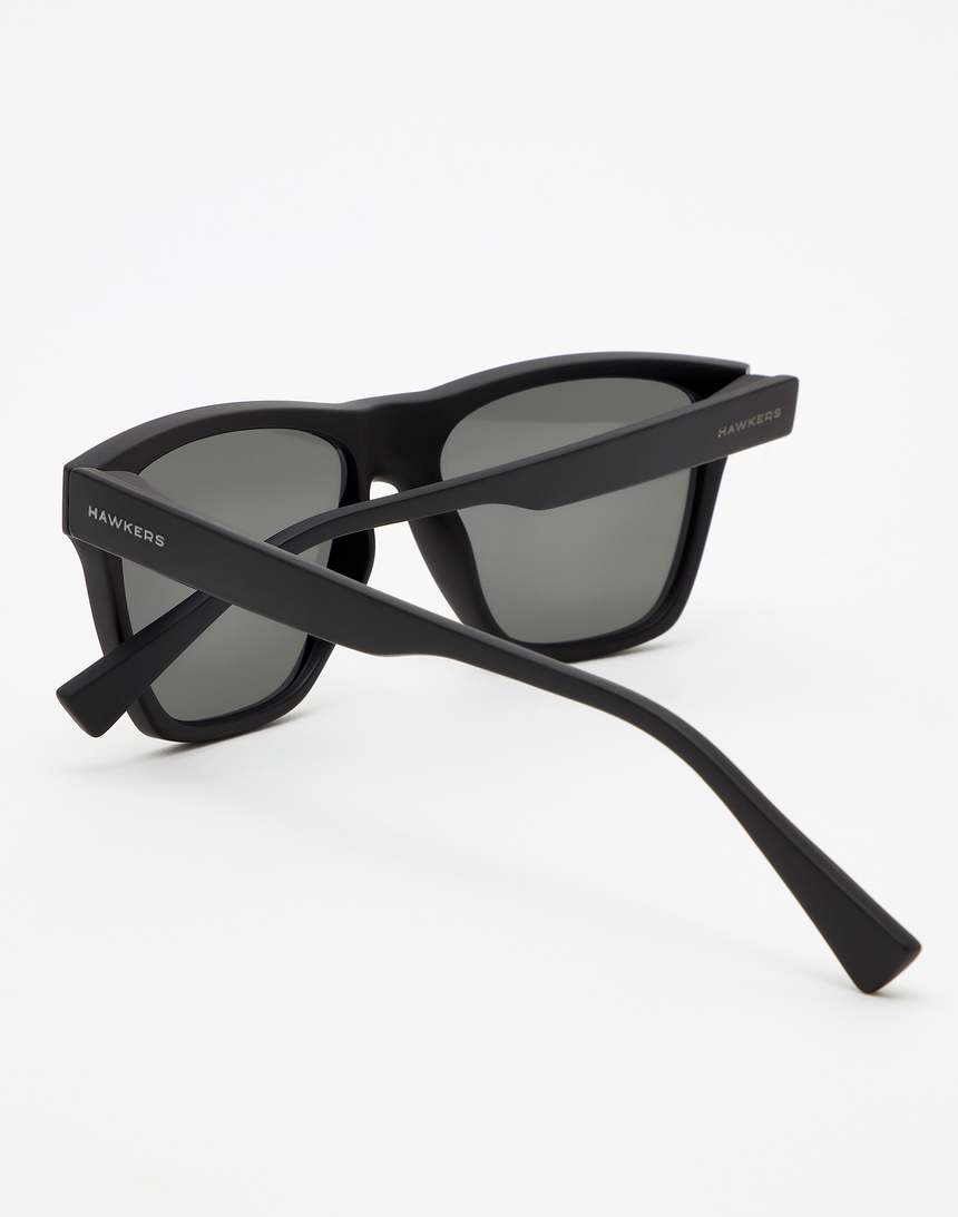 Hawkers Polarized Rubber Black Sky ONE LS master image number 4.0