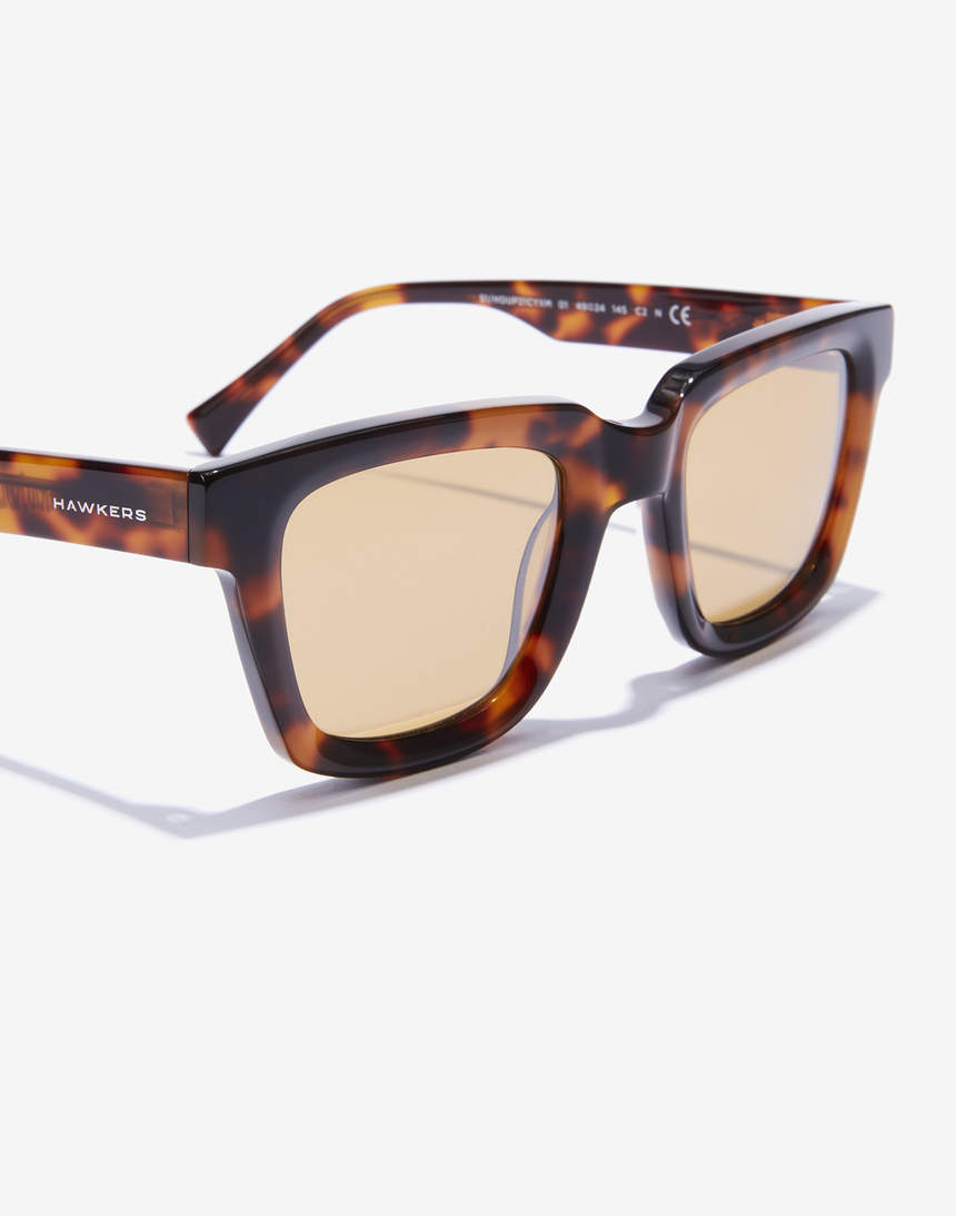 Hawkers MARIO RUIZ X HAWKERS - ONE UPTOWN CAREY master image number 3.0