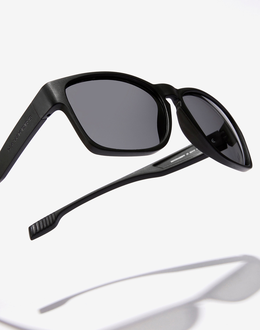 Hawkers CORE RAW - POLARIZED BLACK master image number 3.0