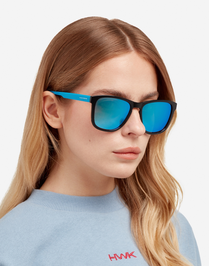 Hawkers ZHANNA - POLARIZED BLACK CLEAR BLUE master image number 6.0