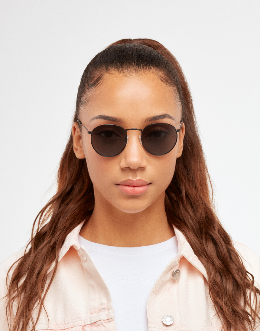 Hawkers MOMA MIDTOWN - POLARIZED BLACK GREY master image number 8.0