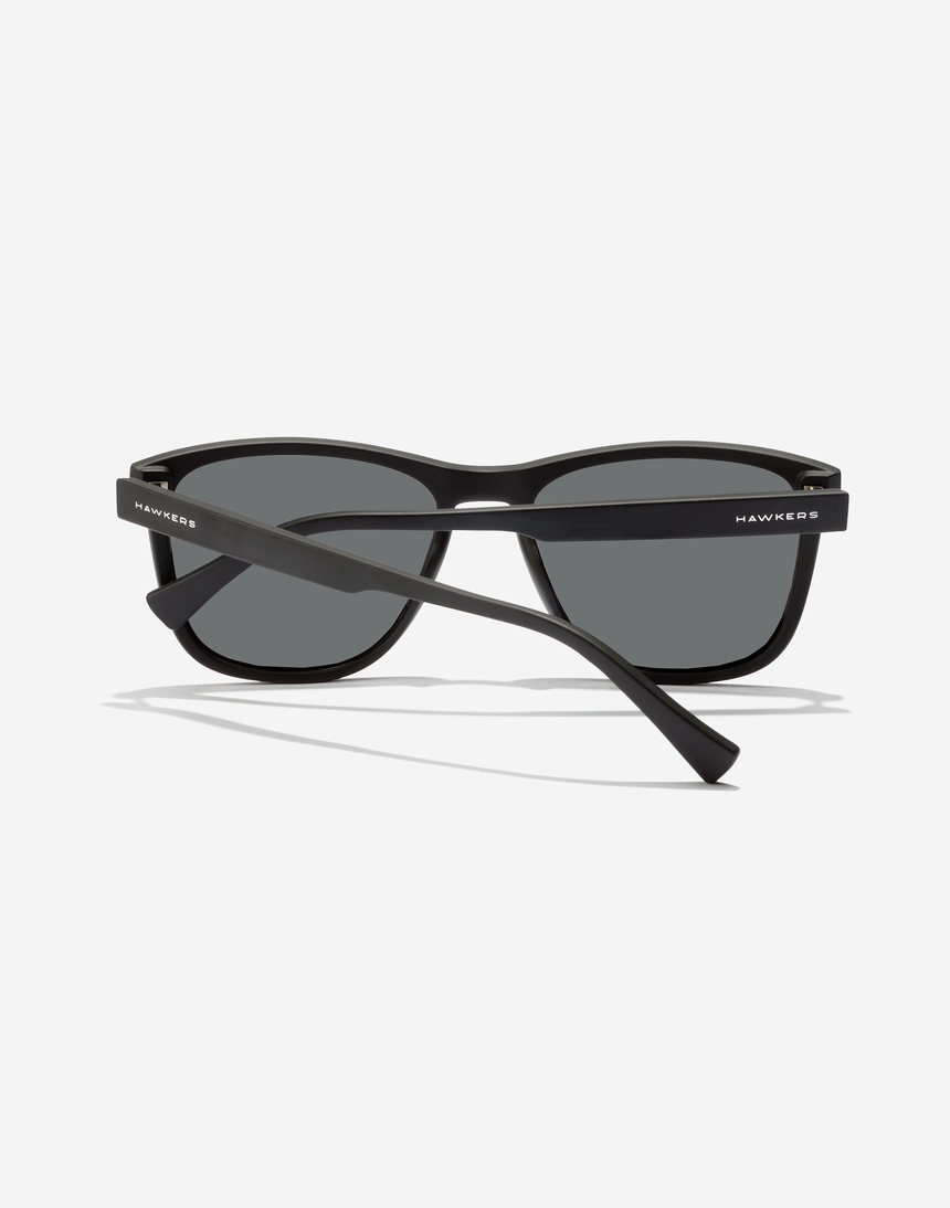 Hawkers ZHANNA - POLARIZED BLACK DARK master image number 4.0