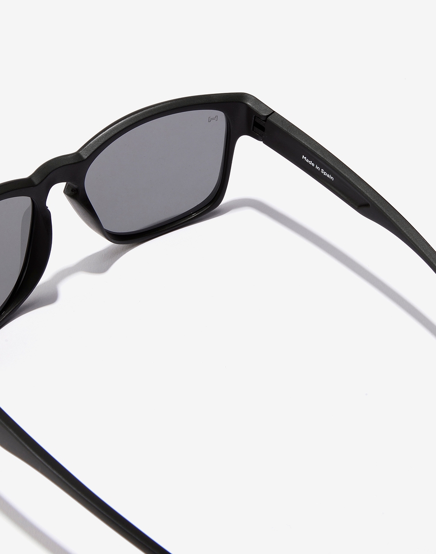 Hawkers CORE RAW - POLARIZED BLACK master image number 4.0