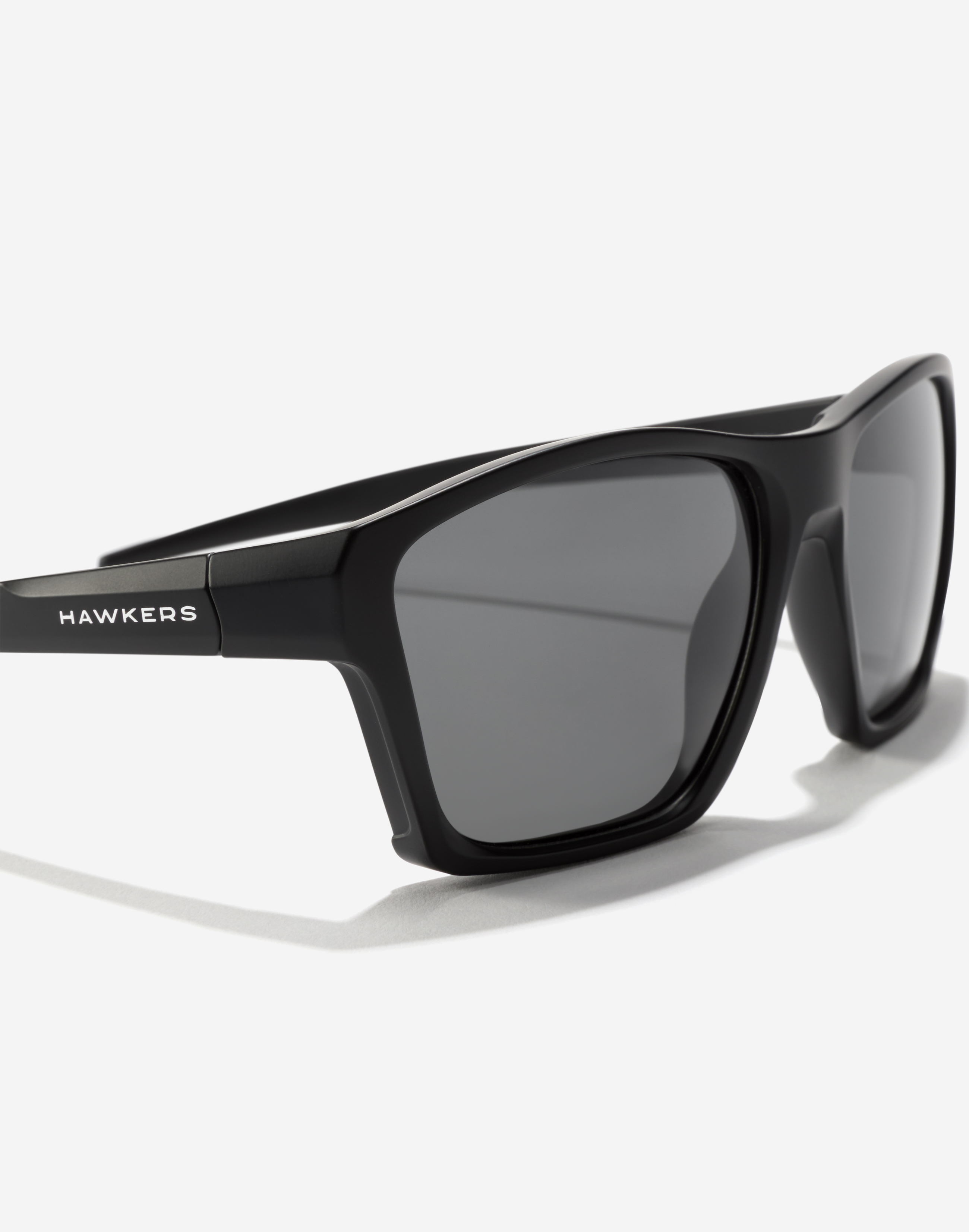 Sunglasses Hawkers SHARK - POLARIZED BLACK DARK
