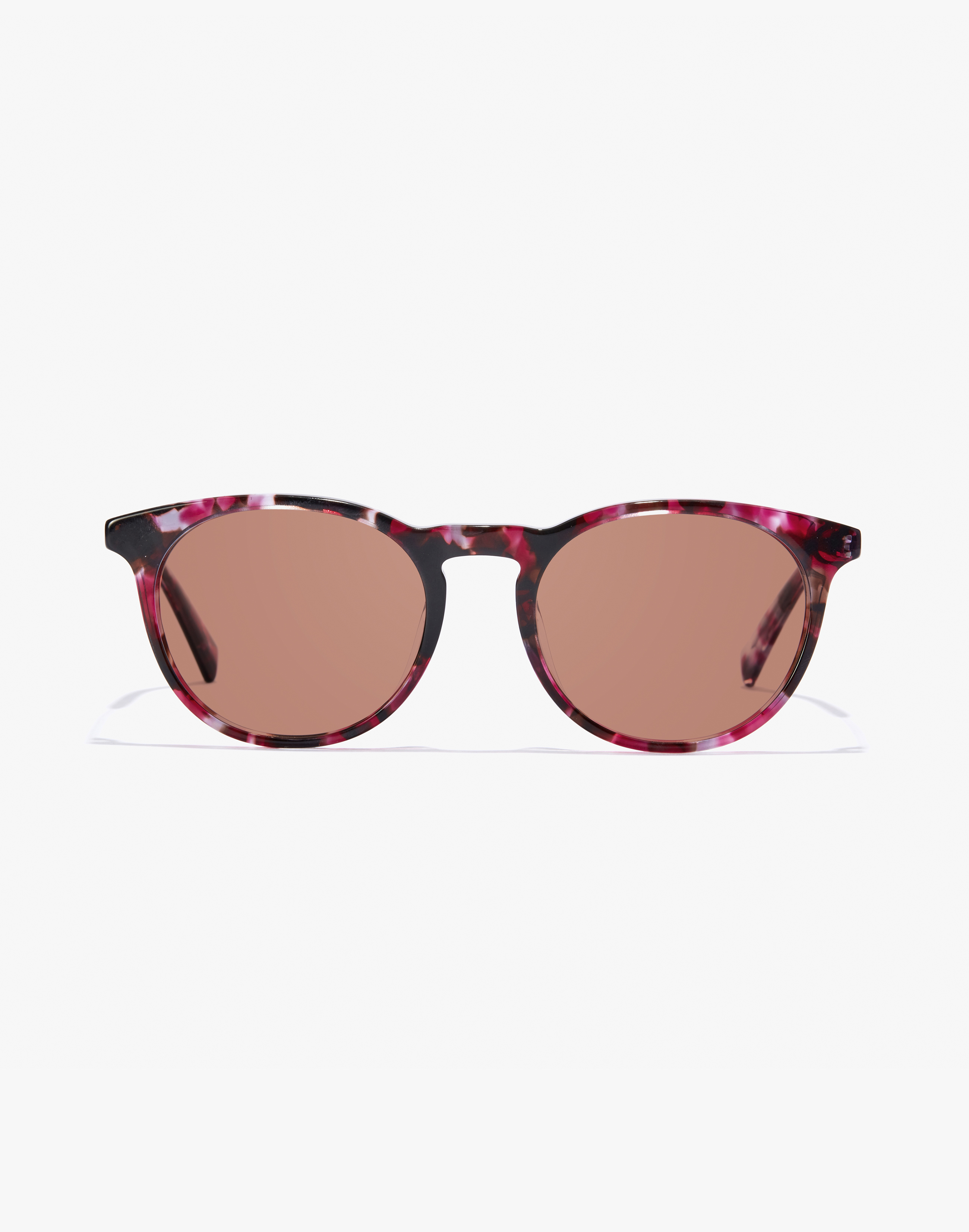 /on/demandware.static/-/Sites-Master-Catalog-Graduadas/default/dw3233d1d0/images/modal_colored/hawkers_eyewear-fuchsia-carey-cabernet-320113-brown.jpg