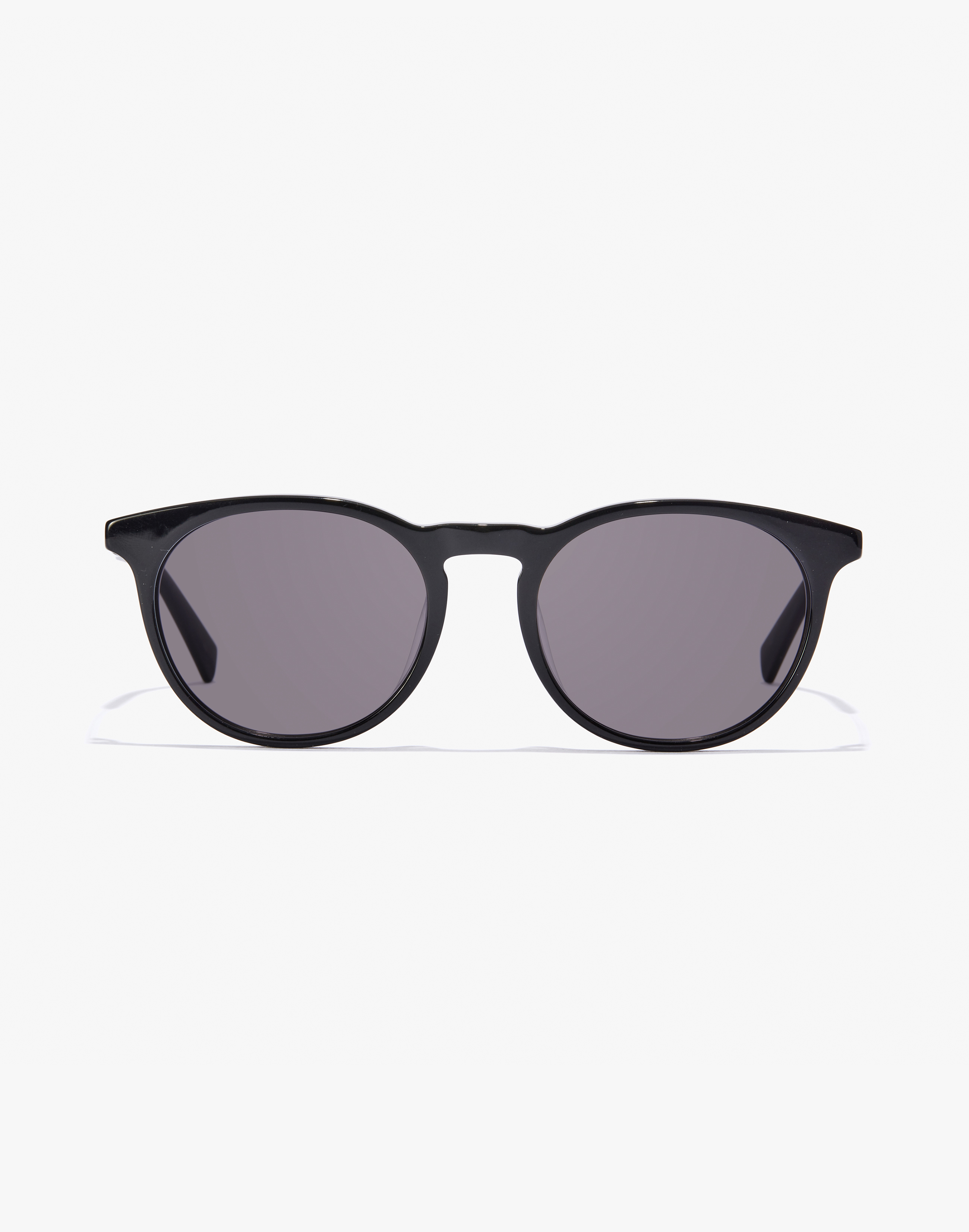 /on/demandware.static/-/Sites-Master-Catalog-Graduadas/default/dwe174bcf0/images/modal_colored/hawkers_eyewear-total-black-cabernet-320117-grey.jpg