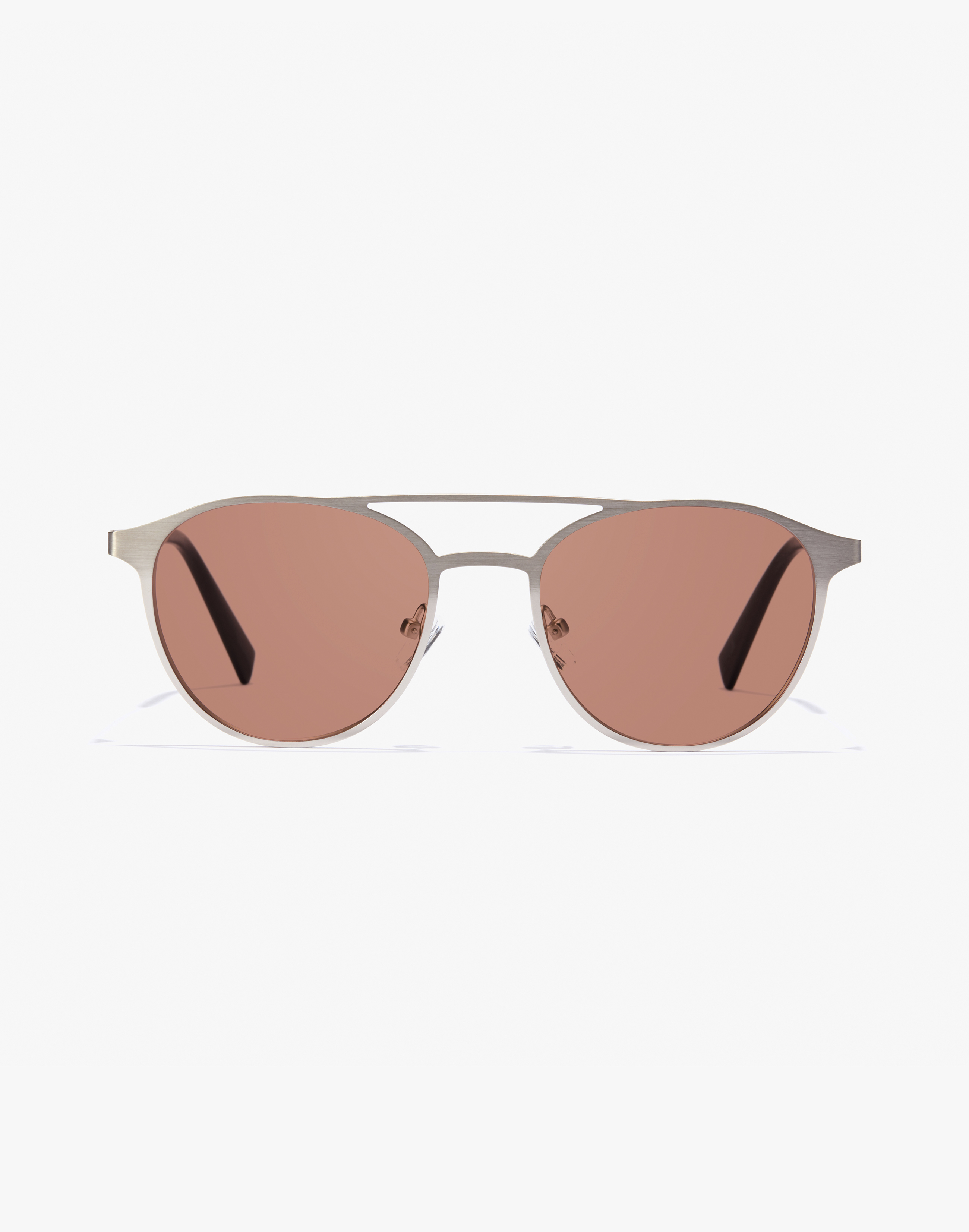 /on/demandware.static/-/Sites-Master-Catalog-Graduadas/default/dwf755a1b7/images/modal_colored/hawkers_eyewear-silver-sauvignon-330012-brown.jpg