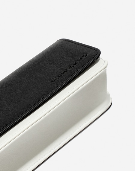 Accessories Hawkers WEDGE CASE - WHITE BLACK