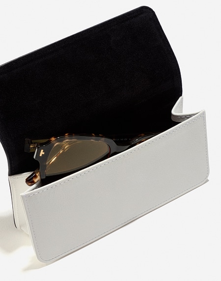 &Alpha;&xi;&epsilon;&sigma;&omicron;&upsilon;ά&rho; Hawkers WEDGE CASE - WHITE BLACK