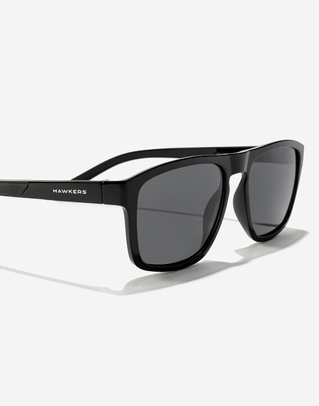 Occhiali da sole Hawkers LION - POLARIZED BLACK DARK