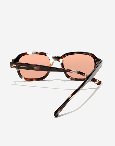 Sunglasses Hawkers TWIST - RED OBSIDIAN SANDSTONE