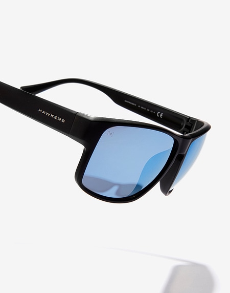 Sunglasses Hawkers FASTER RAW - BLACK BLUE CHROME