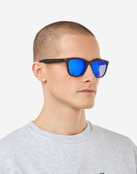Sunglasses Hawkers POLARIZED CARBON BLACK - SKY ONE