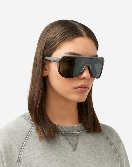 Sports Sunglasses Hawkers FLY - GREY ALLIGATOR FLASH