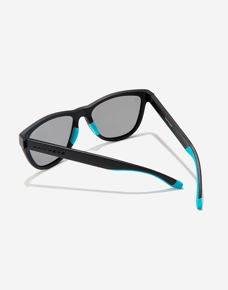 Sunglasses Hawkers ONE SPORT RAW - POLARIZED BLACK DARK