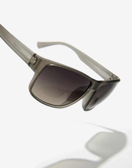 Lentes de sol Hawkers FASTER RAW - STONE SMOKY BLACK