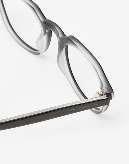 Blue Light Hawkers Grey Air Chardon